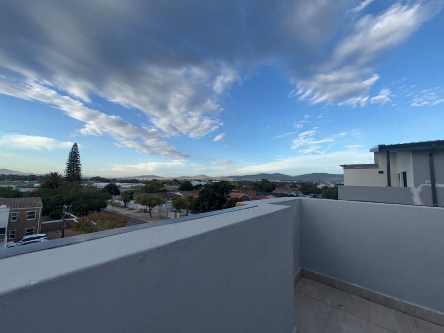 1 Bedroom Property for Sale in Table View Western Cape